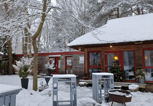 Das Bistro der Stralsunder Werkstätten im verschneiten Zustand.